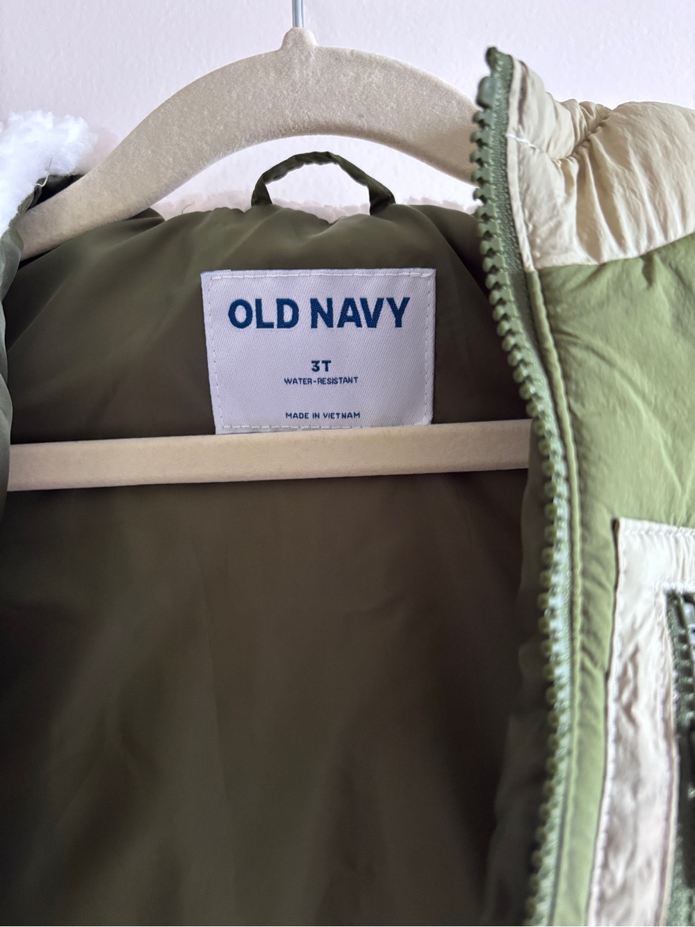 Toddler Puffer Vest - Picture 2 of 4